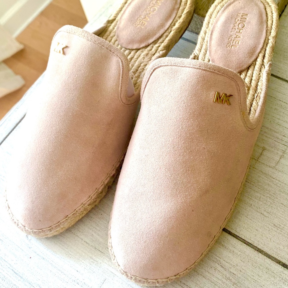 Michael Kors Light pink slide suede.